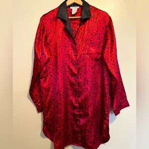 The Disney Store Women's Red & Black 101 Dalmatians Satin Nightgown Vtg Cruella